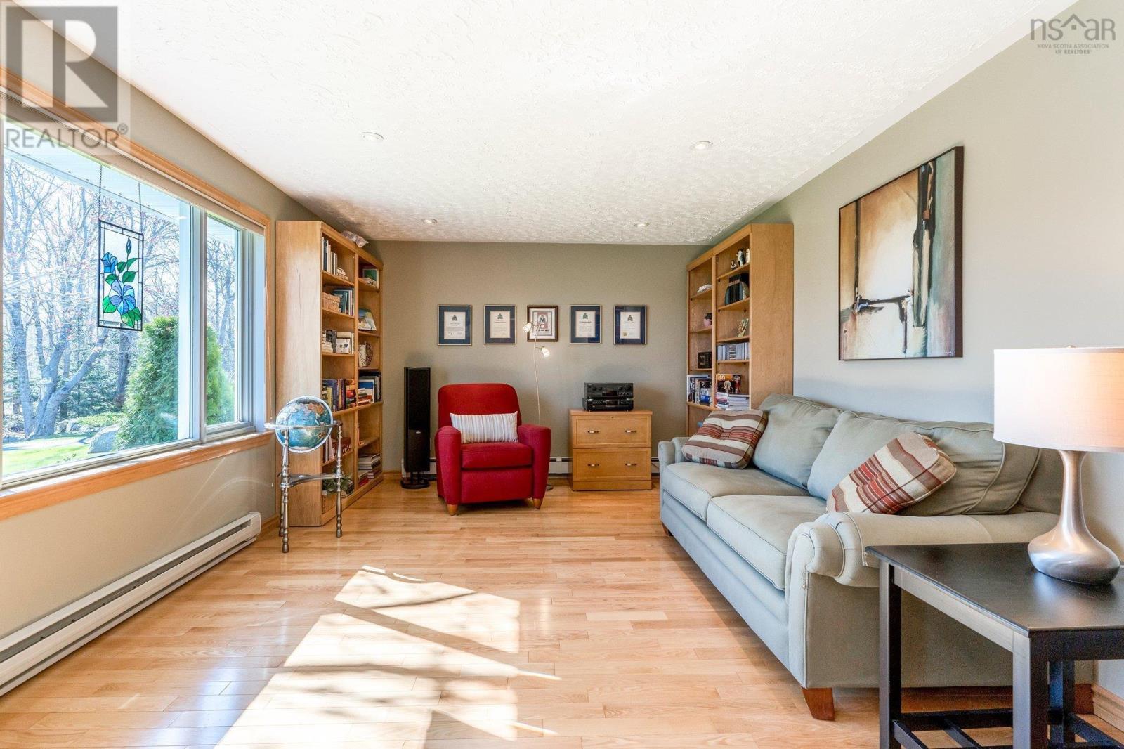 Property at 25 Juniper Way image 4