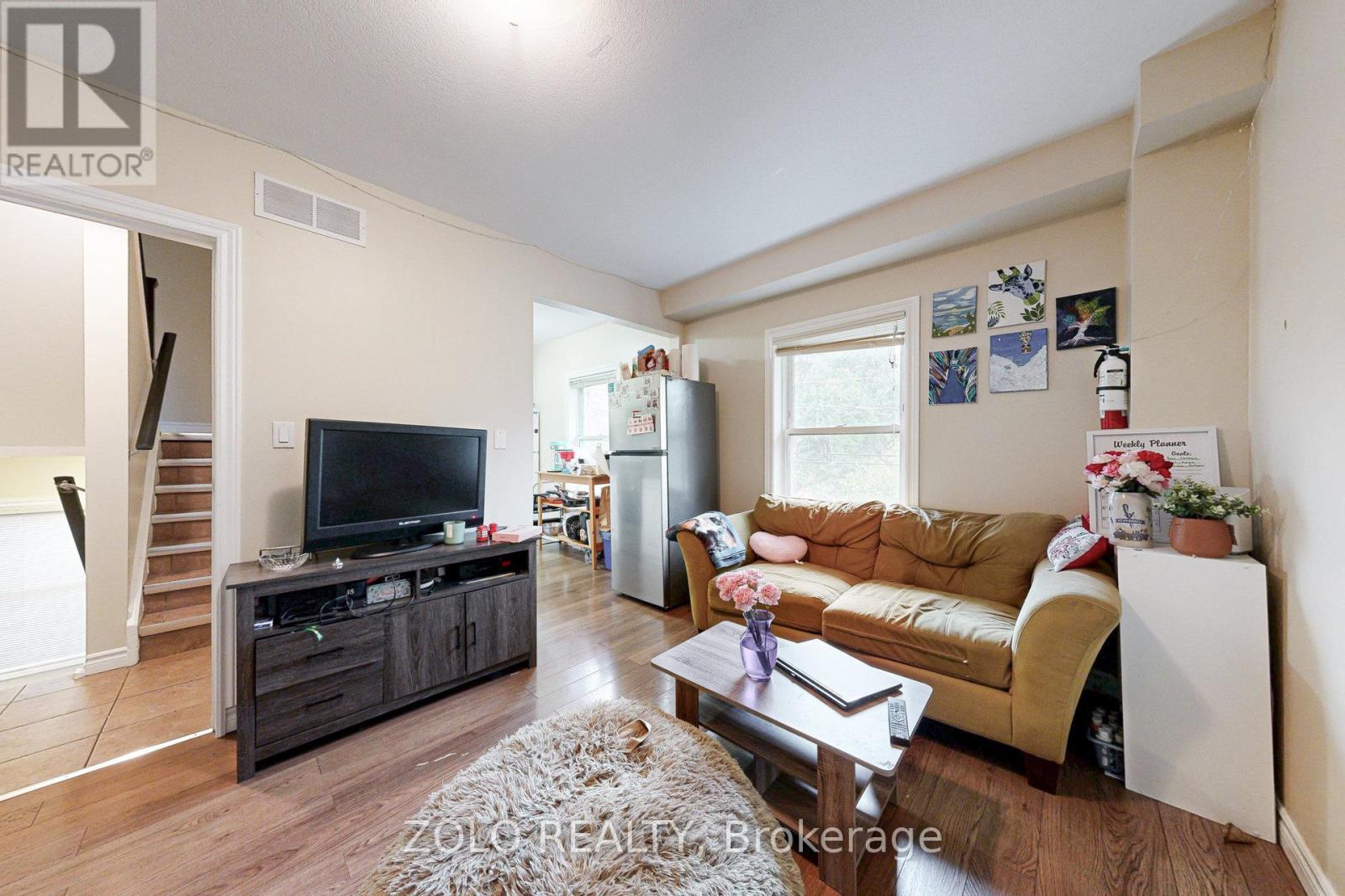 43 Forbes Avenue, Guelph, Ontario  N1G 1G2 - Photo 8 - X12149792