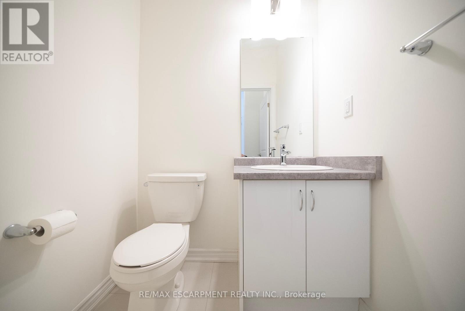 8 Copeman Avenue, Brantford, Ontario  N3V 0B3 - Photo 8 - X12149798