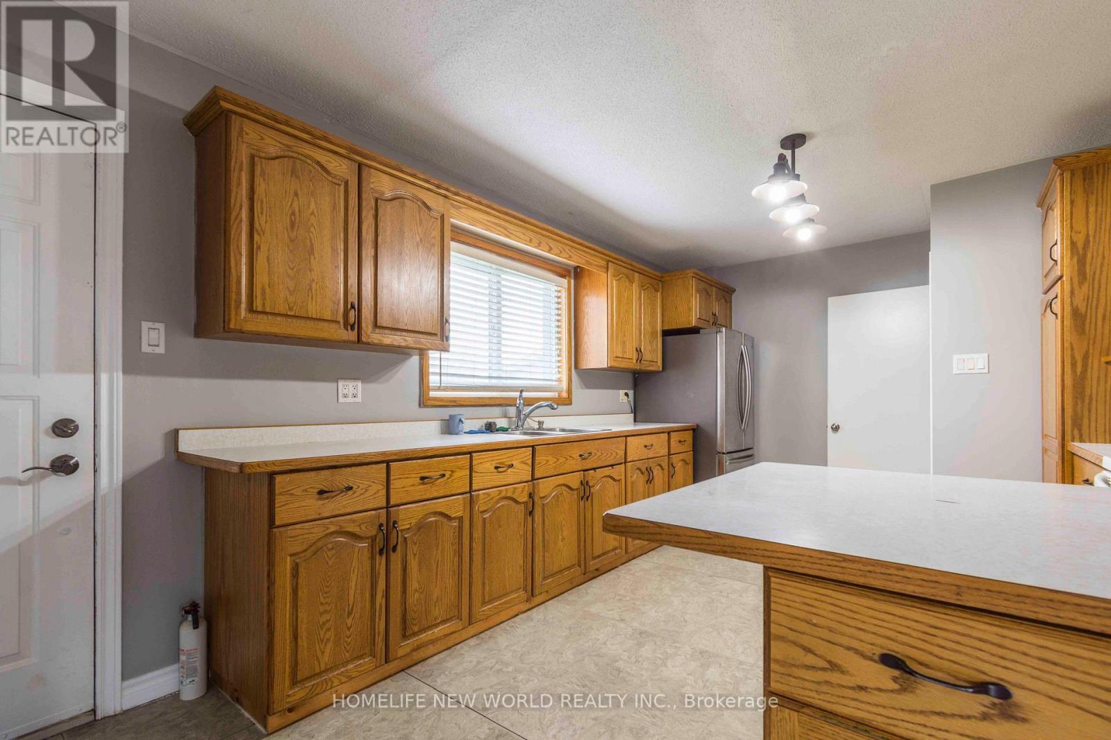 41 Alfred Street, Quinte West, Ontario  K8V 2B2 - Photo 6 - X12149824