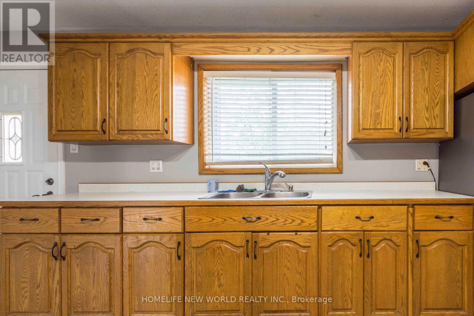 41 Alfred Street, Quinte West, Ontario  K8V 2B2 - Photo 7 - X12149824