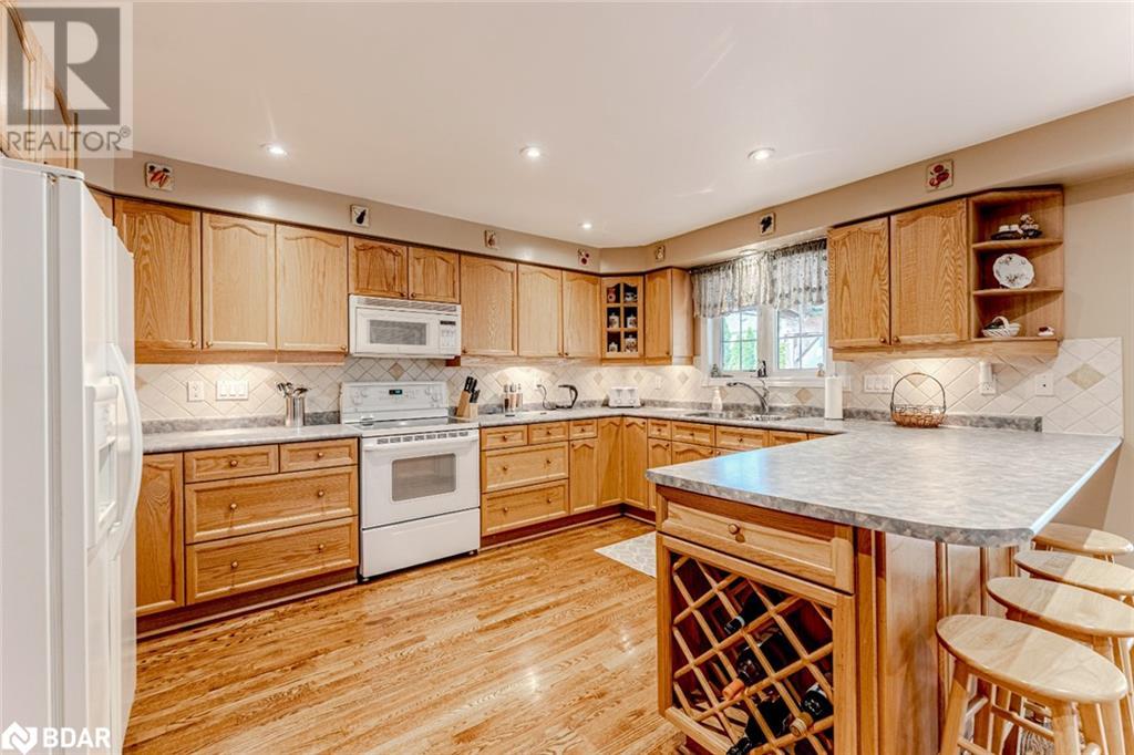 Property at 64 SUMMERSET Drive image 3