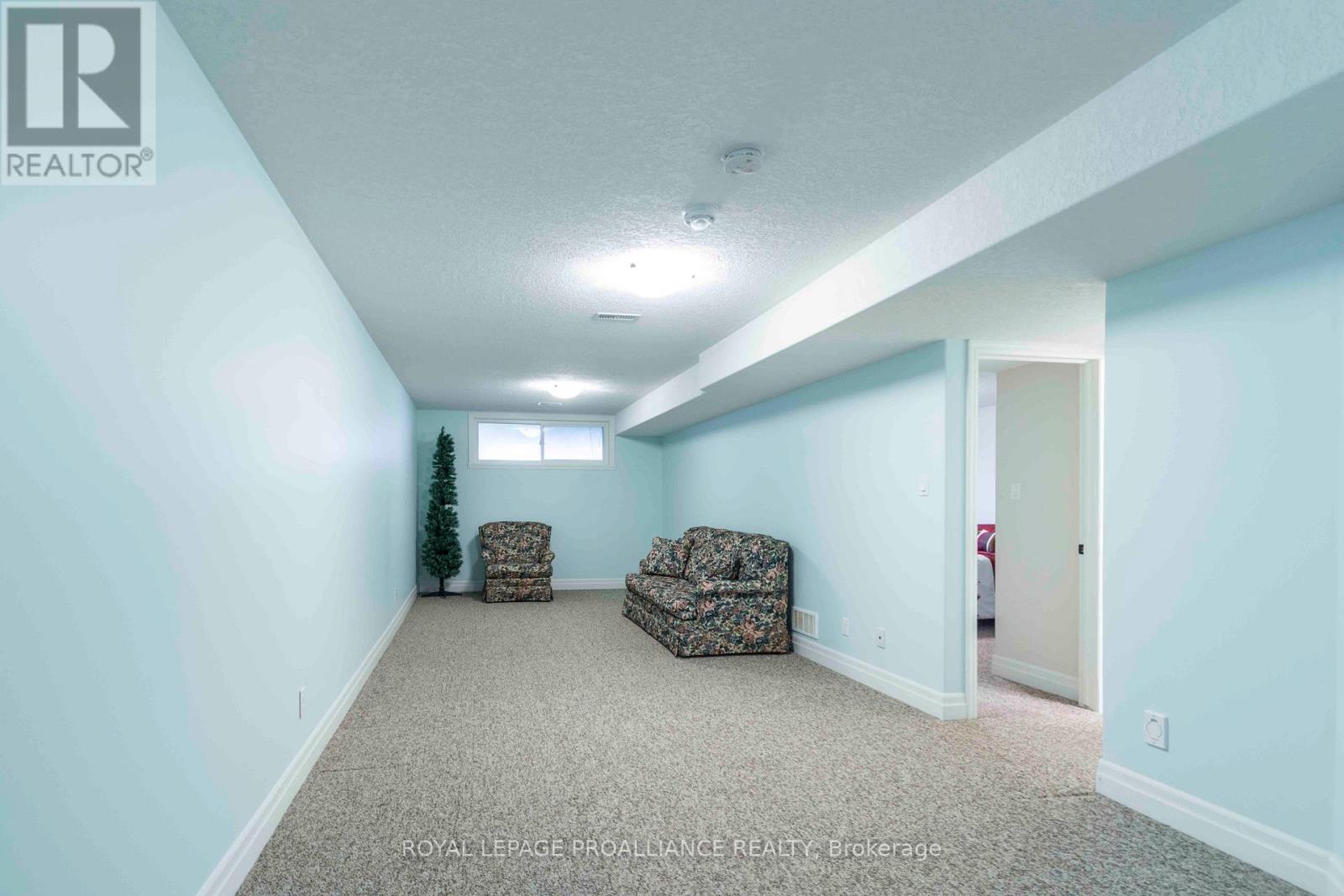 24 Cortland Crescent, Quinte West, Ontario  K8V 0E9 - Photo 17 - X12150220