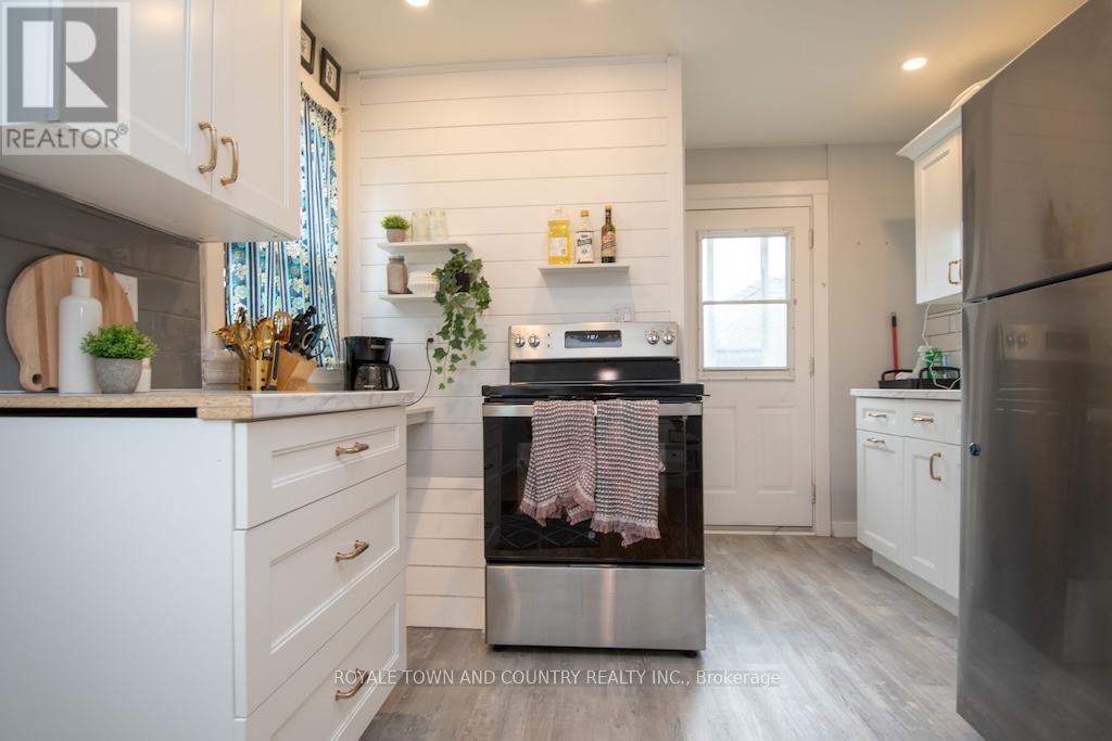 32 Adelaide Street S, Kawartha Lakes, Ontario  K9V 3J7 - Photo 10 - X12150260