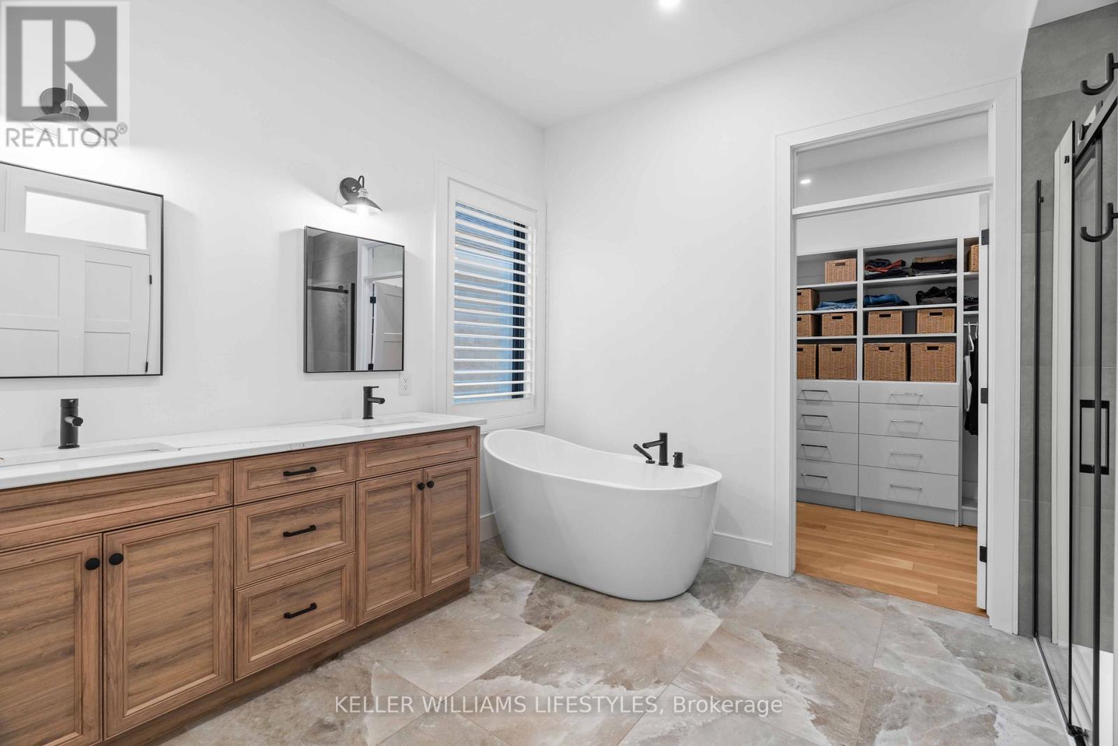 119 Field Street, Lambton Shores, Ontario  N0N 1J0 - Photo 23 - X12150187