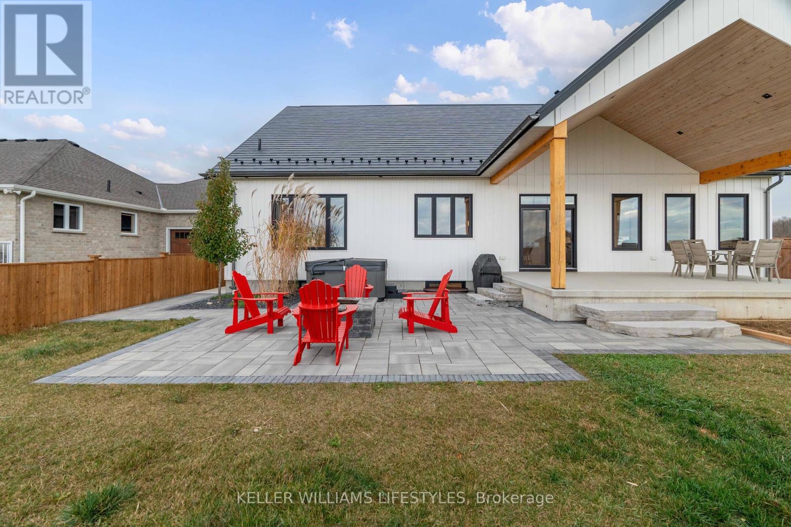 119 Field Street, Lambton Shores, Ontario  N0N 1J0 - Photo 37 - X12150187