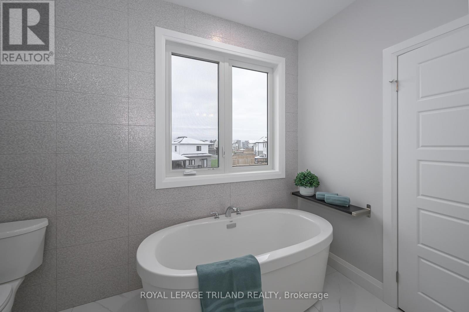 177 Middleton Avenue, London South, Ontario  N6L 0G1 - Photo 23 - X12150191