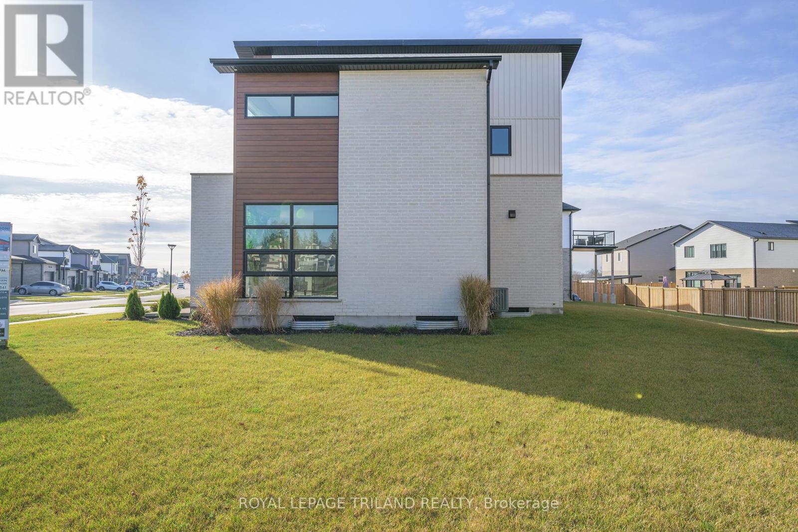 177 Middleton Avenue, London South (South W), Ontario  N6L 0G1 - Photo 38 - X12150191