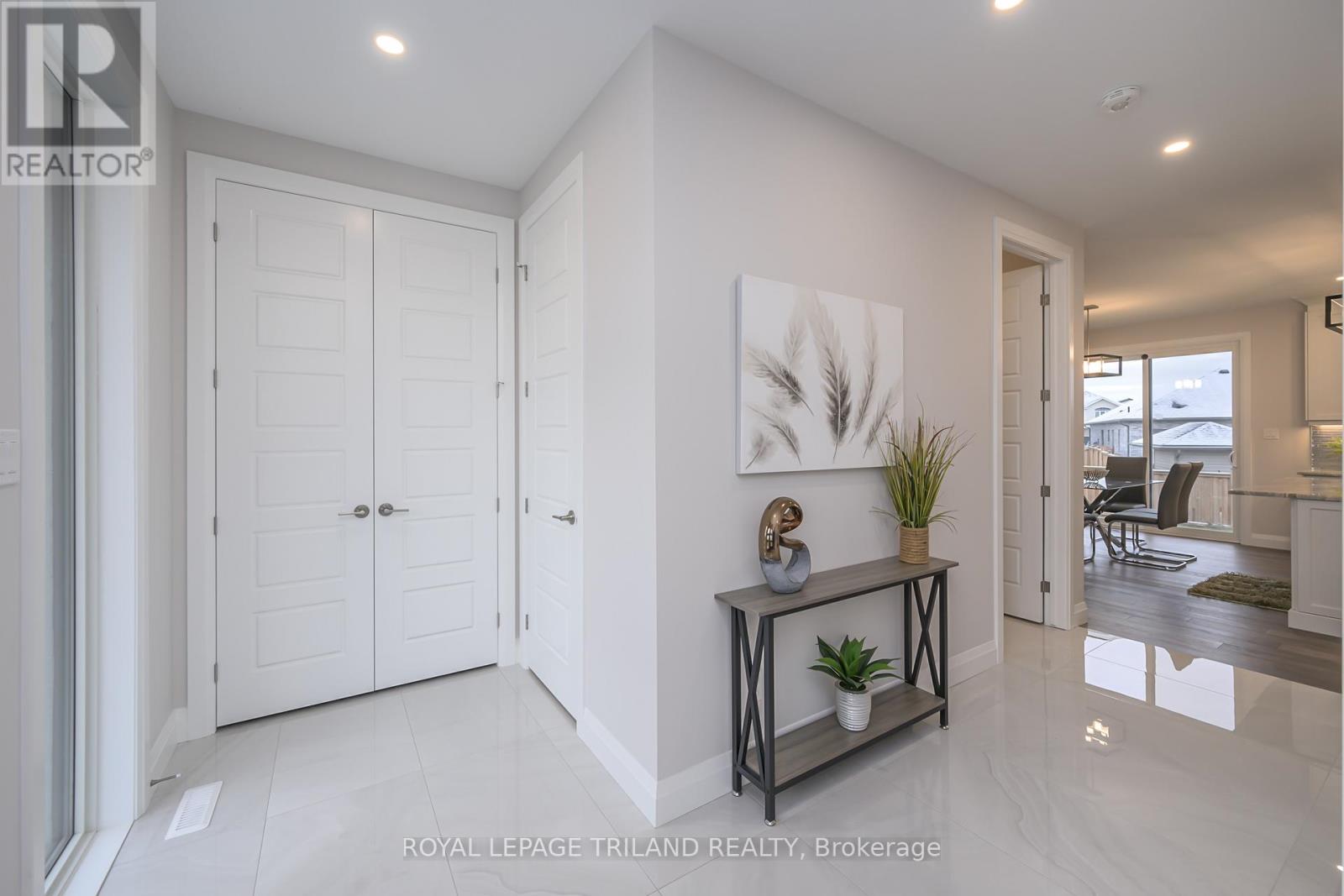 177 Middleton Avenue, London South, Ontario  N6L 0G1 - Photo 5 - X12150191