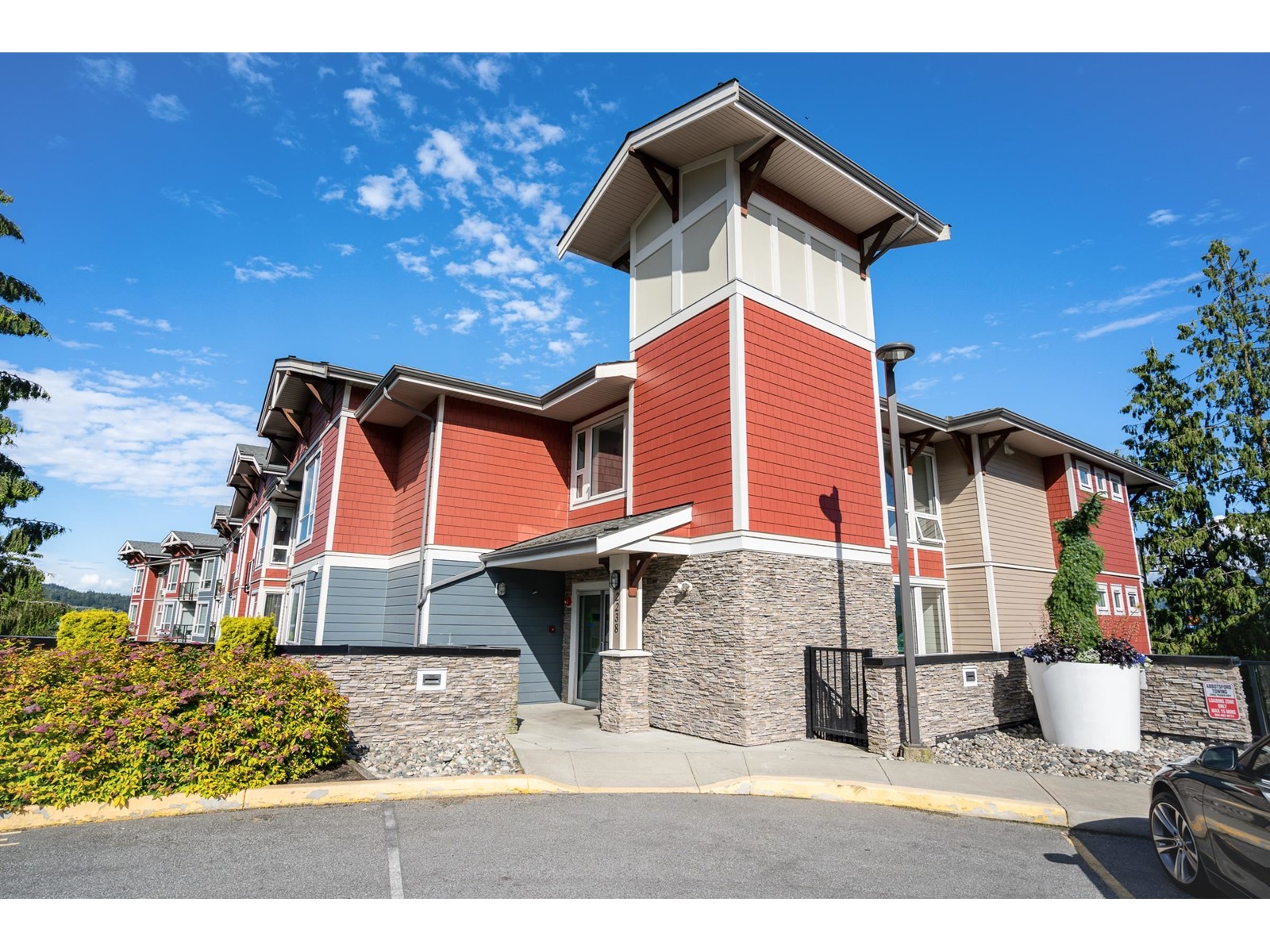 406 2238 Whatcom Road, Abbotsford, British Columbia  V3G 0E6 - Photo 3 - R3000258