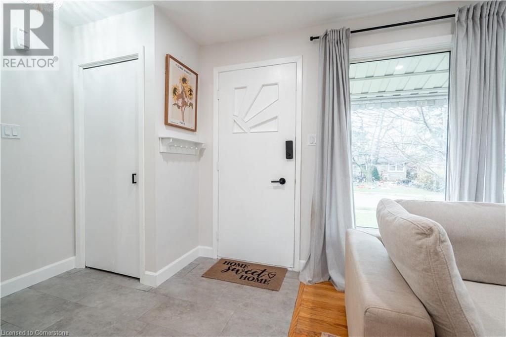 Property at 18 WARWICK Road image 4