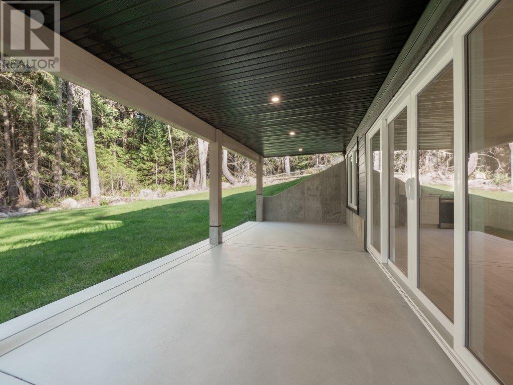 1127 Malcolm Creek Road, Roberts Creek, British Columbia  V0N 2W3 - Photo 39 - R2972061