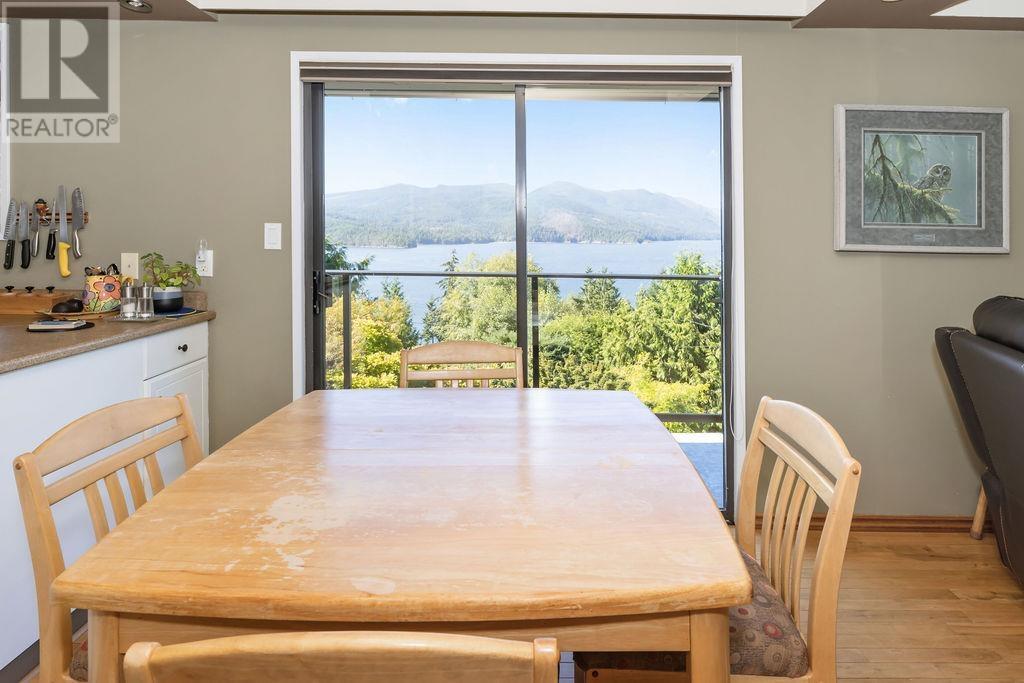 6950 Porpoise Drive, Sechelt, British Columbia  V7Z 0C8 - Photo 9 - R2982416