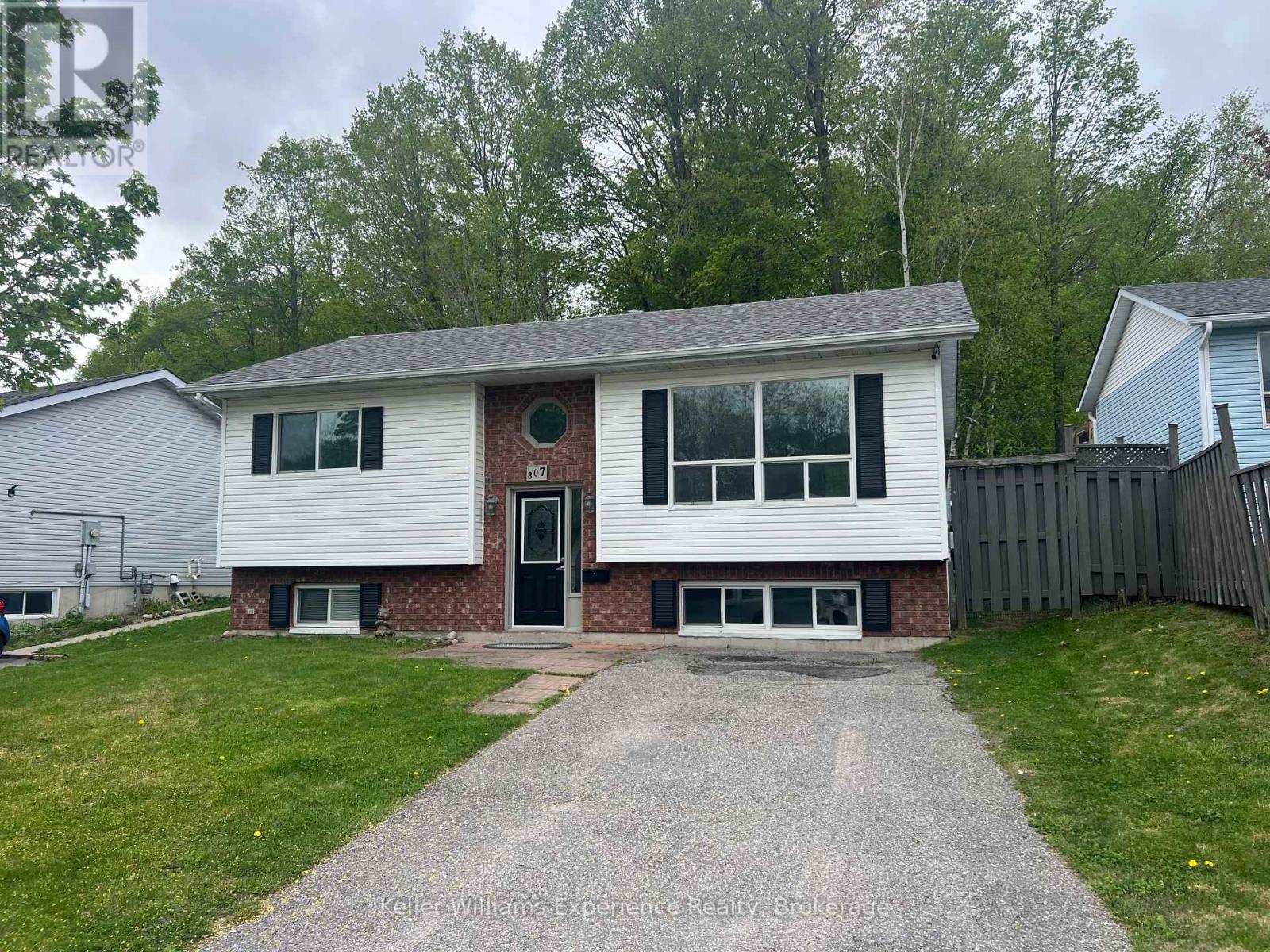807 BIRCHWOOD DRIVE, Midland, Ontario