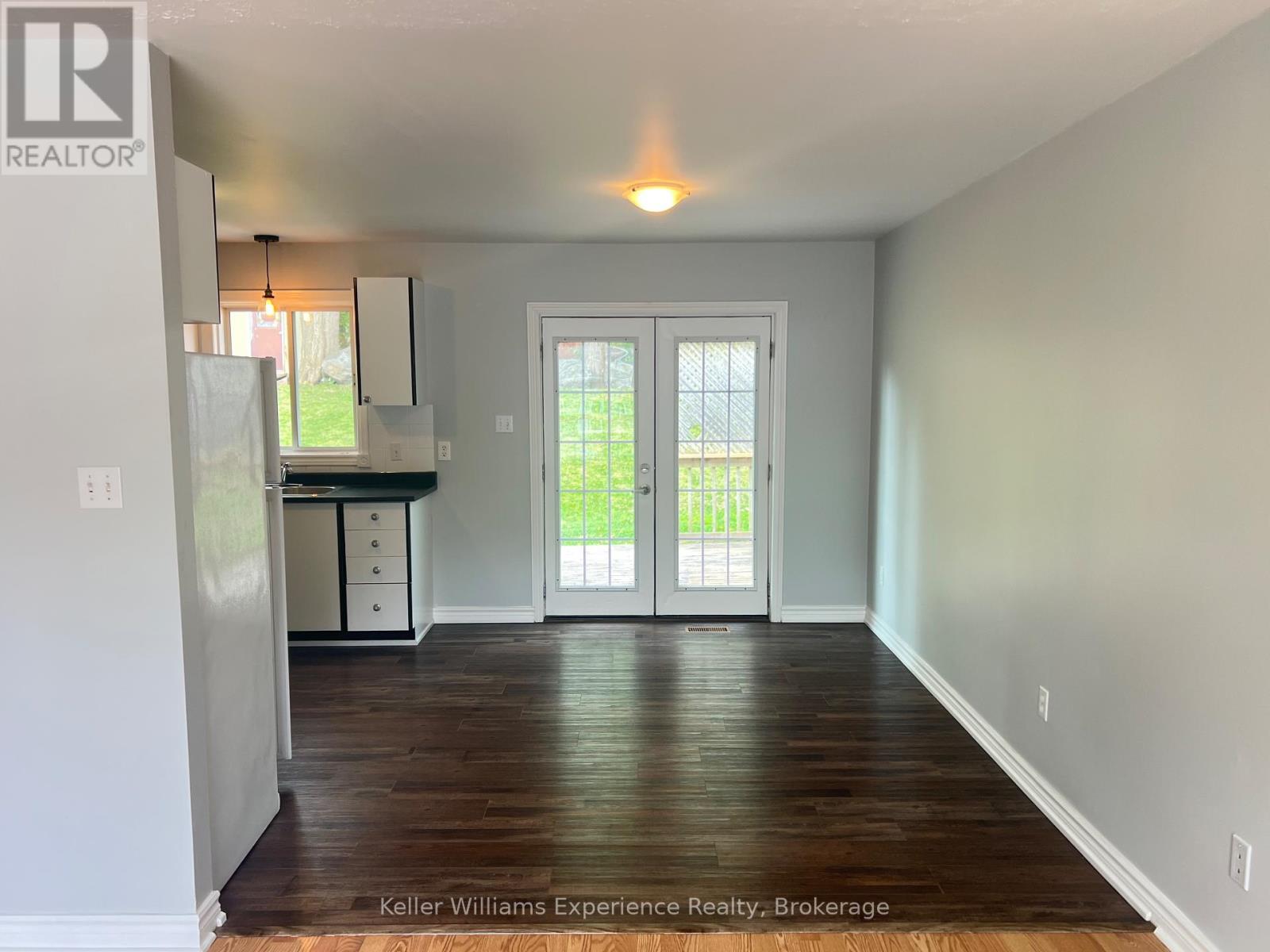 807 Birchwood Drive, Midland, Ontario  L4R 4Y3 - Photo 4 - S12150281