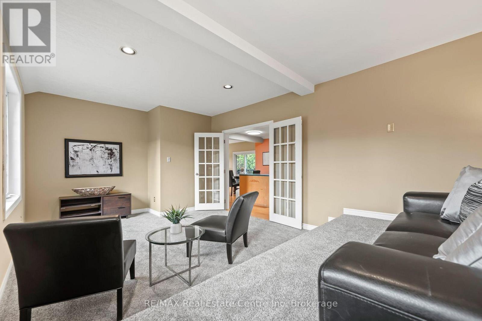 4 Brock Road N, Puslinch, Ontario  N0B 2J0 - Photo 10 - X12150180