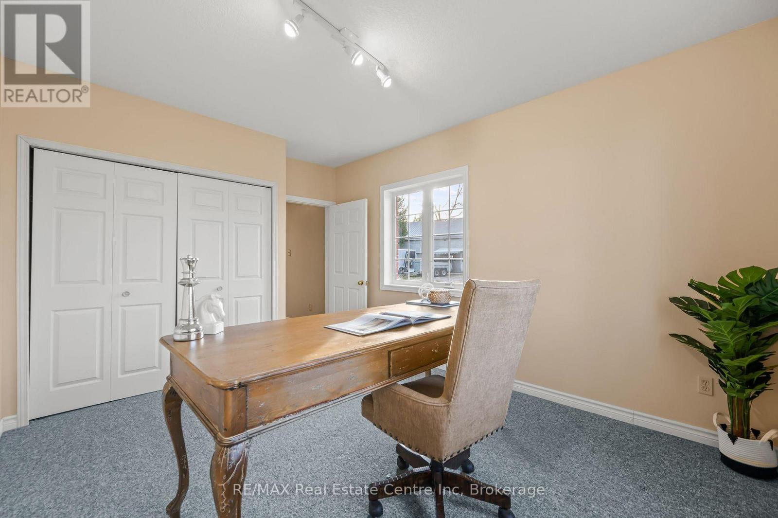 4 Brock Road N, Puslinch, Ontario  N0B 2J0 - Photo 12 - X12150180