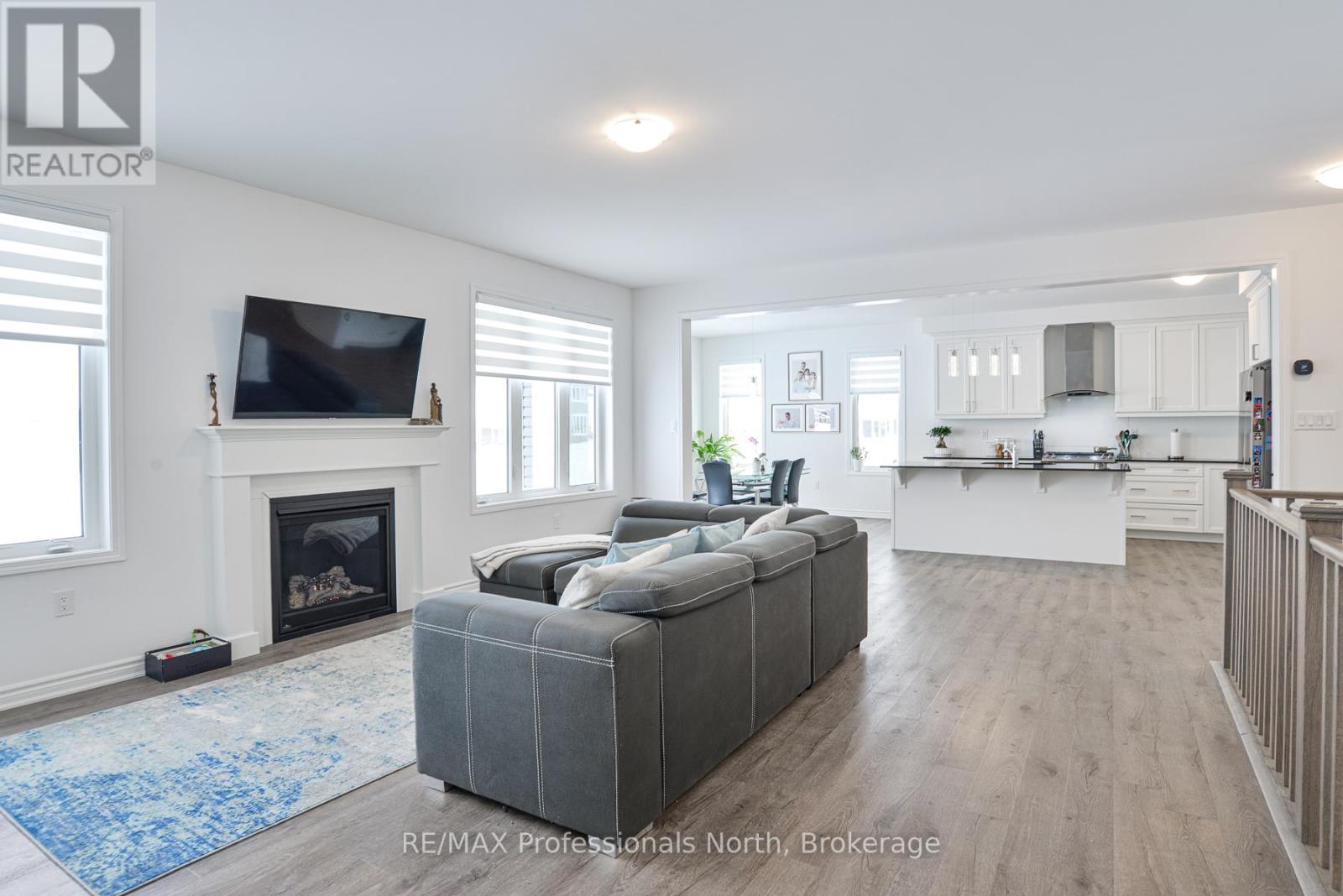 35 Dyer Crescent, Bracebridge, Ontario  P1L 0N4 - Photo 8 - X12150251