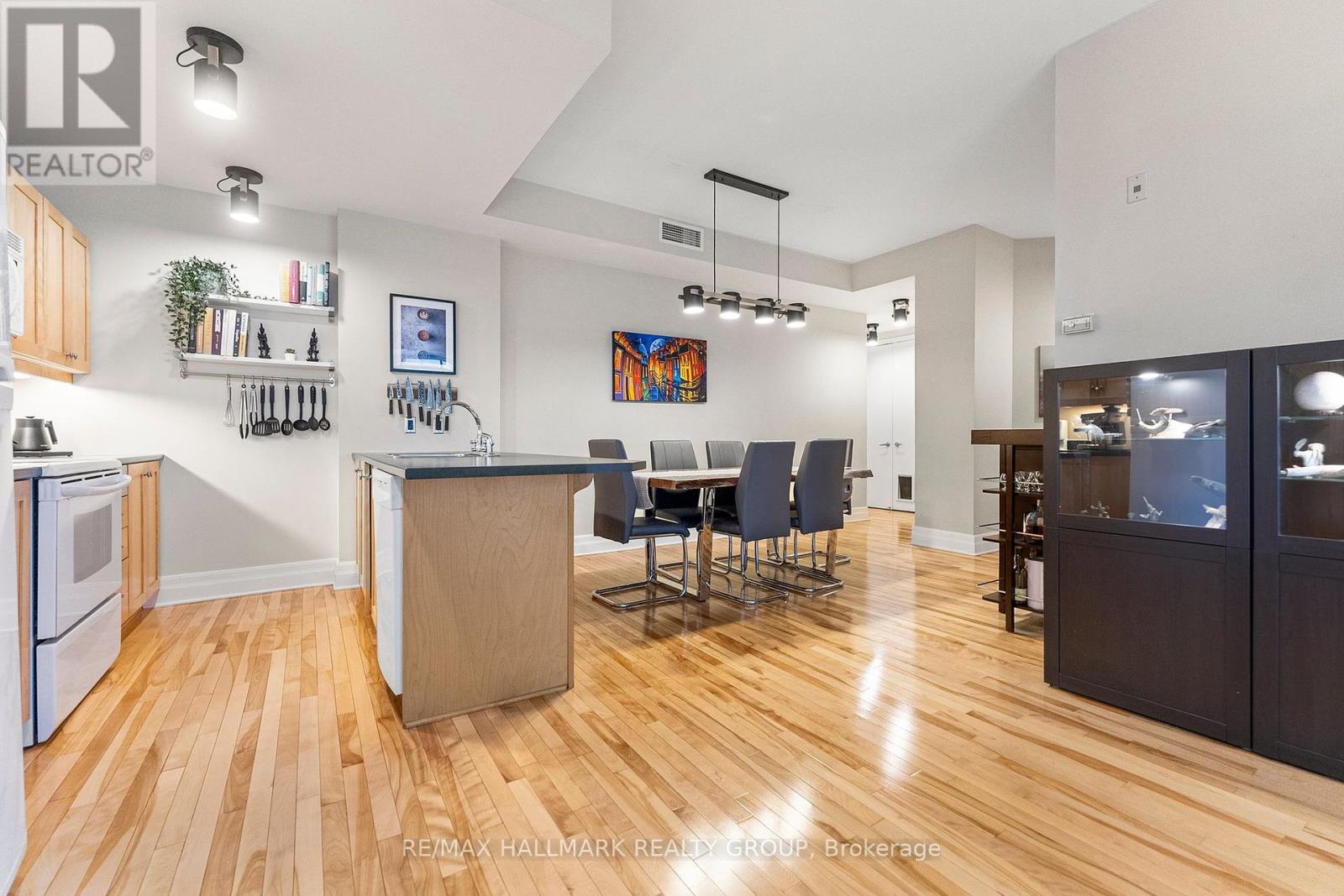 804 - 375 Lisgar Street, Ottawa, Ontario  K2P 0E3 - Photo 17 - X12150198