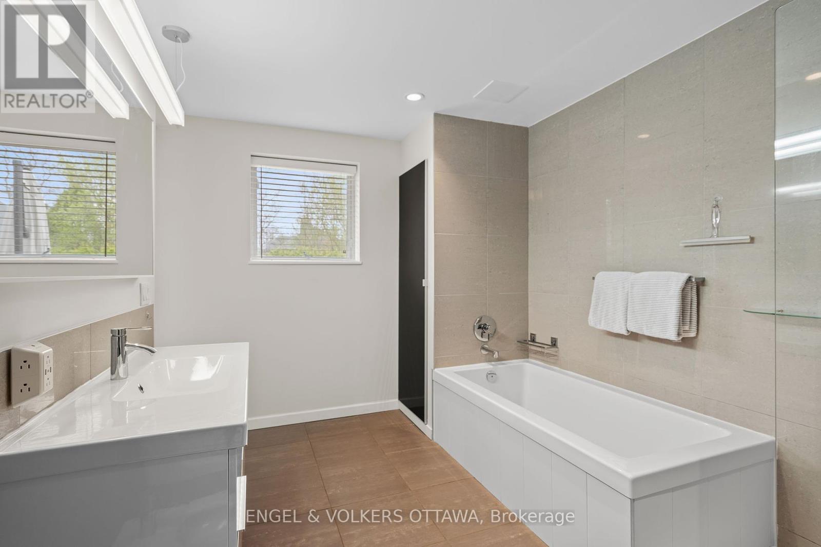 165 Island Park Drive, Ottawa, Ontario  K1Y 0A1 - Photo 24 - X12150239