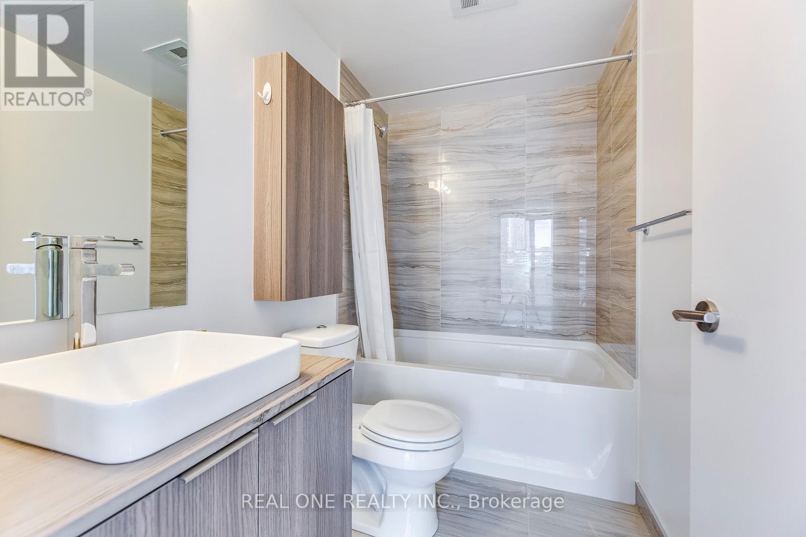 1808 - 11 Wellesley Street W, Toronto, Ontario  M4Y 1E8 - Photo 10 - C12150215