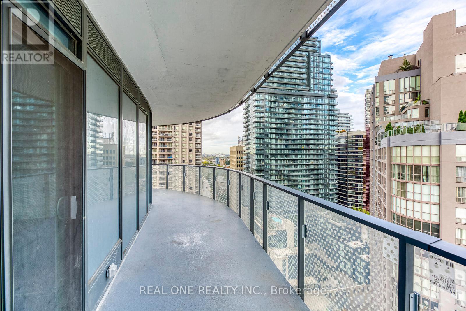 1808 - 11 Wellesley Street W, Toronto, Ontario  M4Y 1E8 - Photo 13 - C12150215