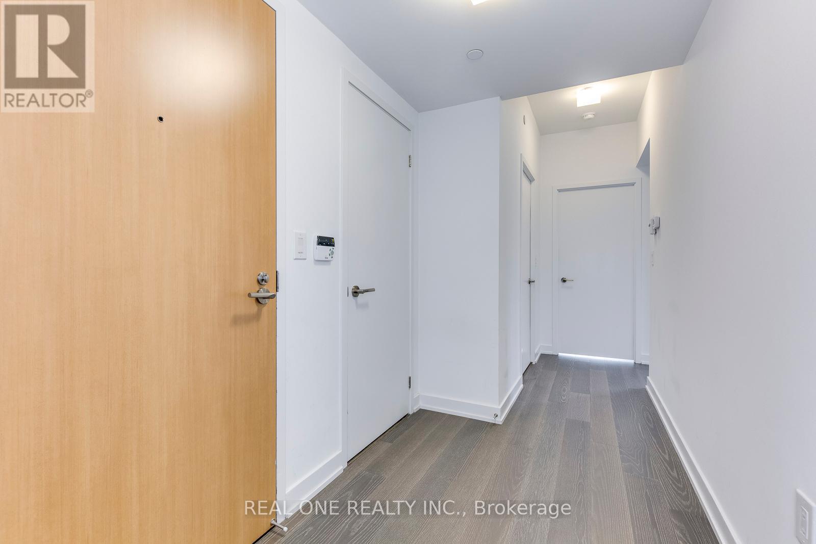 1808 - 11 Wellesley Street W, Toronto, Ontario  M4Y 1E8 - Photo 3 - C12150215