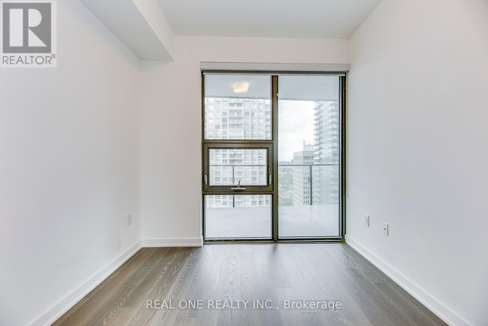 1808 - 11 Wellesley Street W, Toronto, Ontario  M4Y 1E8 - Photo 9 - C12150215