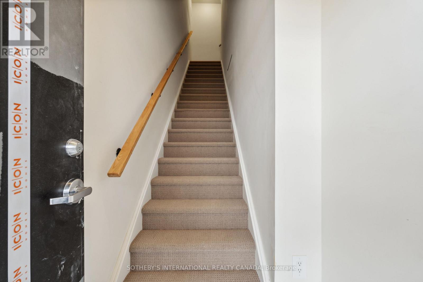 204 - 1695 Dersan Street, Pickering, Ontario  L1V 2P8 - Photo 3 - E12149930