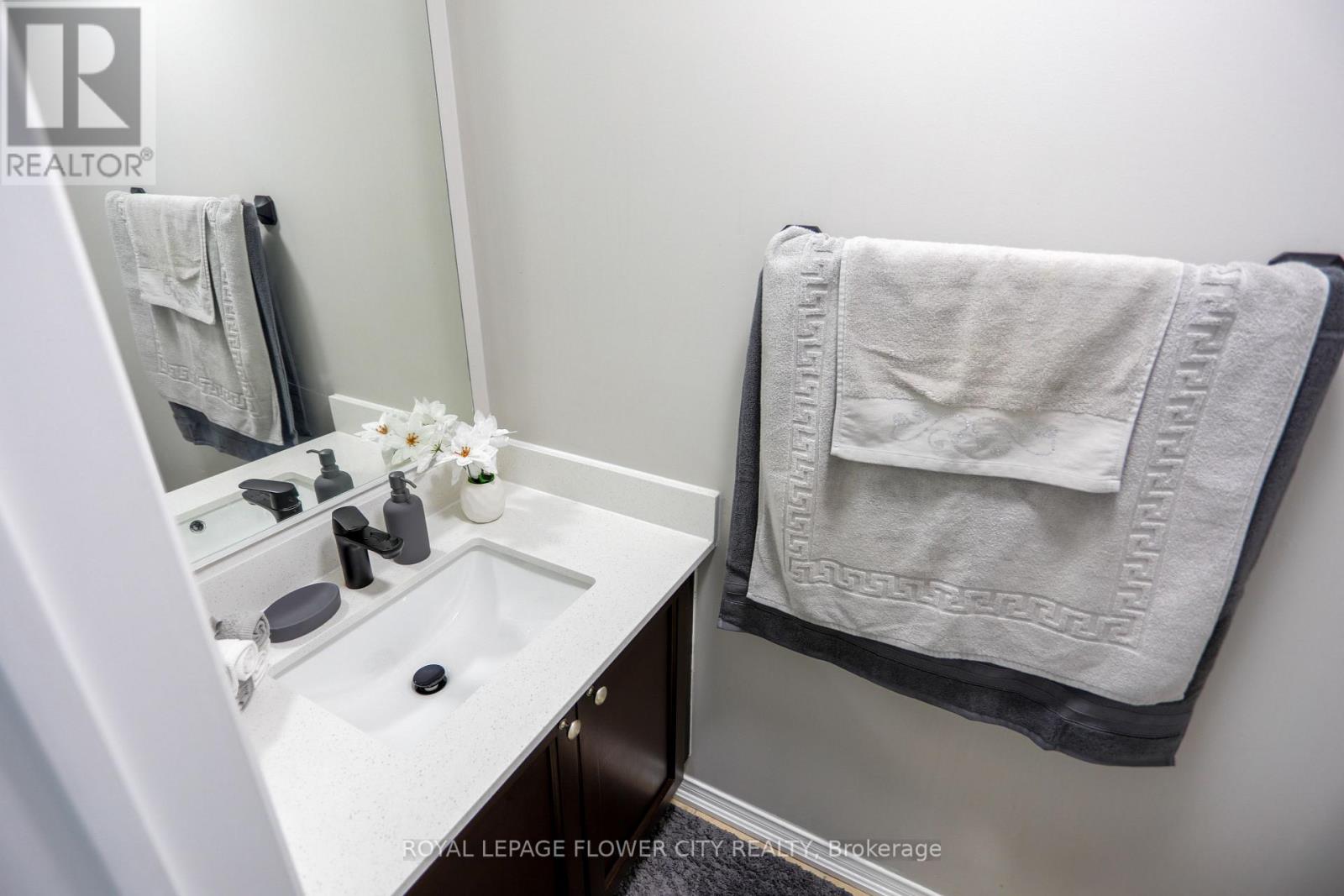 42 Lander Crescent Se, Clarington, Ontario  L1C 0L4 - Photo 10 - E12150149