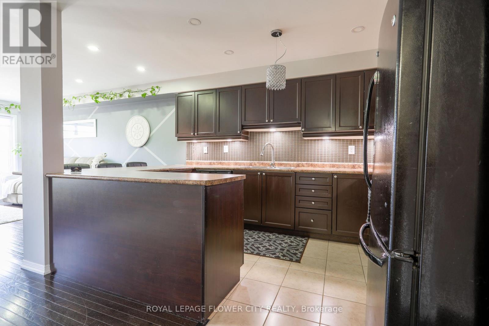 42 Lander Crescent Se, Clarington, Ontario  L1C 0L4 - Photo 6 - E12150149