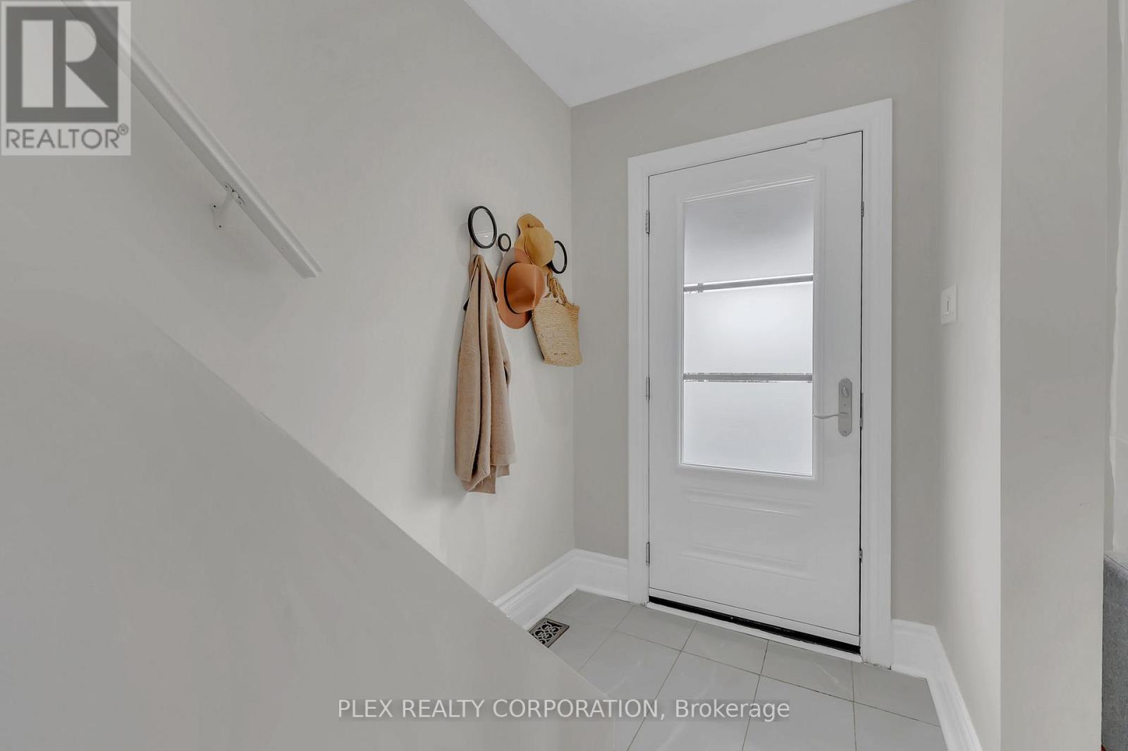 52 Poucher Street, Toronto, Ontario  M4J 2Y9 - Photo 9 - E12150167