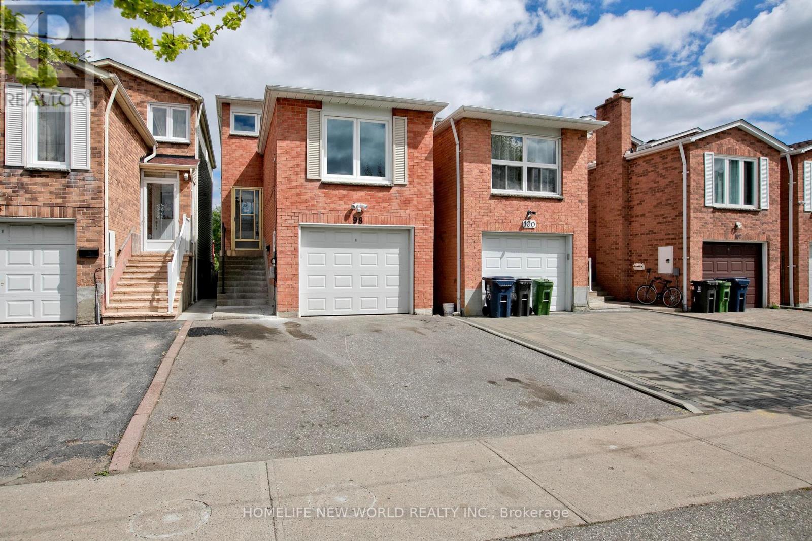98 SEAMIST CRESCENT, Toronto, Ontario