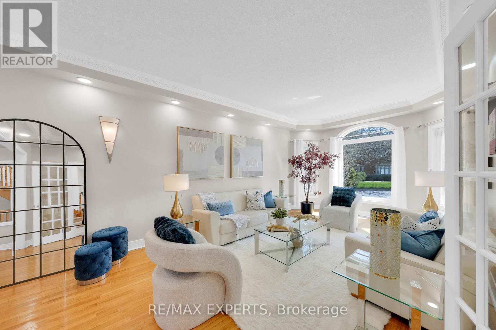 32 Fern Avenue, Richmond Hill, Ontario  L4B 3R5 - Photo 8 - N12150094