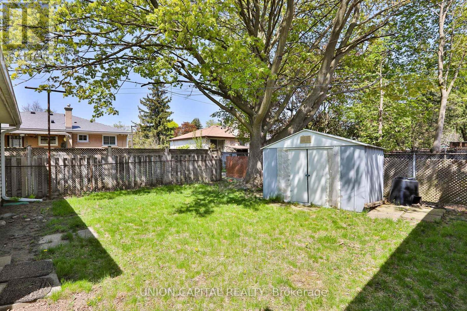 403 Balkan Road, Richmond Hill (Crosby), Ontario  L4C 2P2 - Photo 6 - N12150246