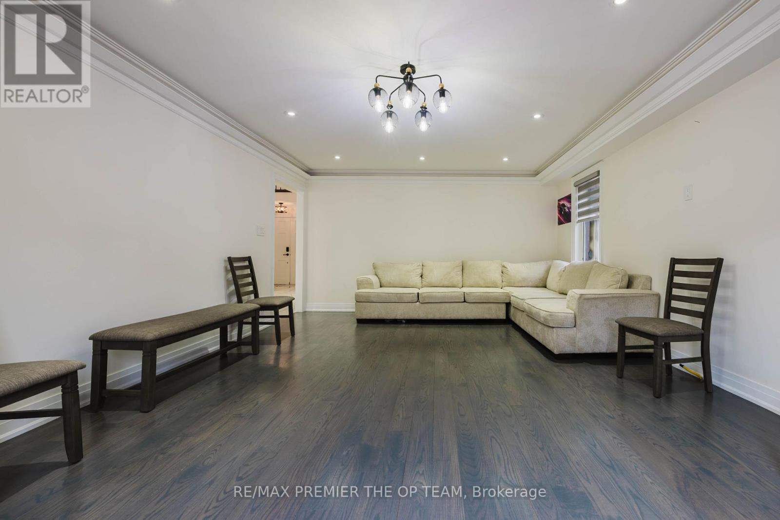 99 Benjamin Drive, Vaughan, Ontario  L4L 1H7 - Photo 8 - N12150257