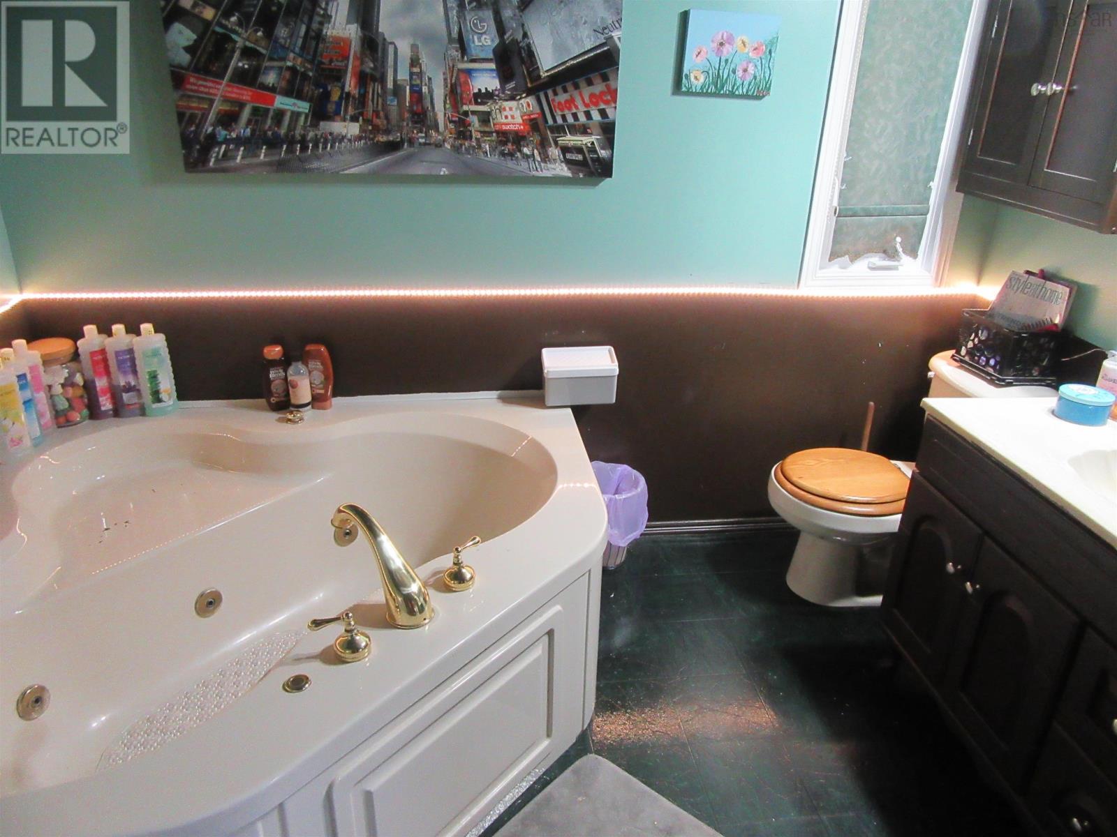 3968 Highway 7, Porters Lake, Nova Scotia  B3E 1E5 - Photo 10 - 202509900