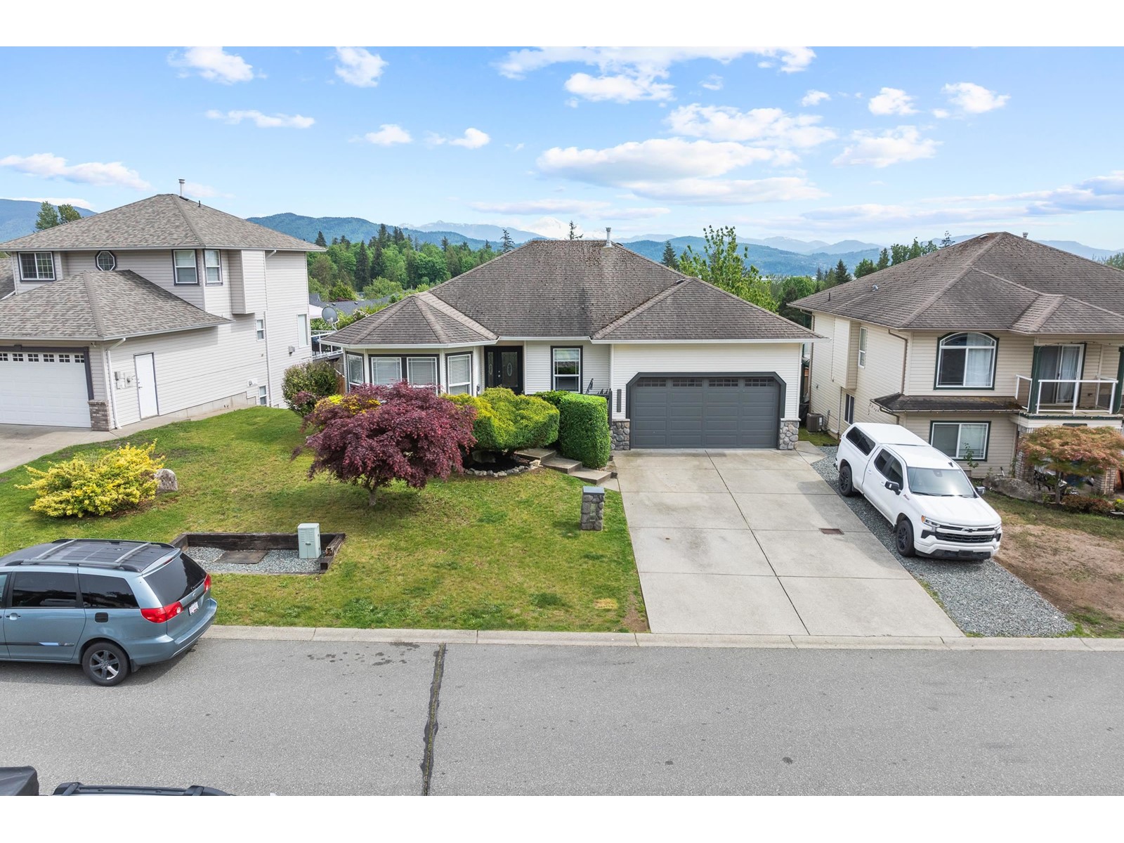Property at 33720 GREWALL CRESCENT image 3