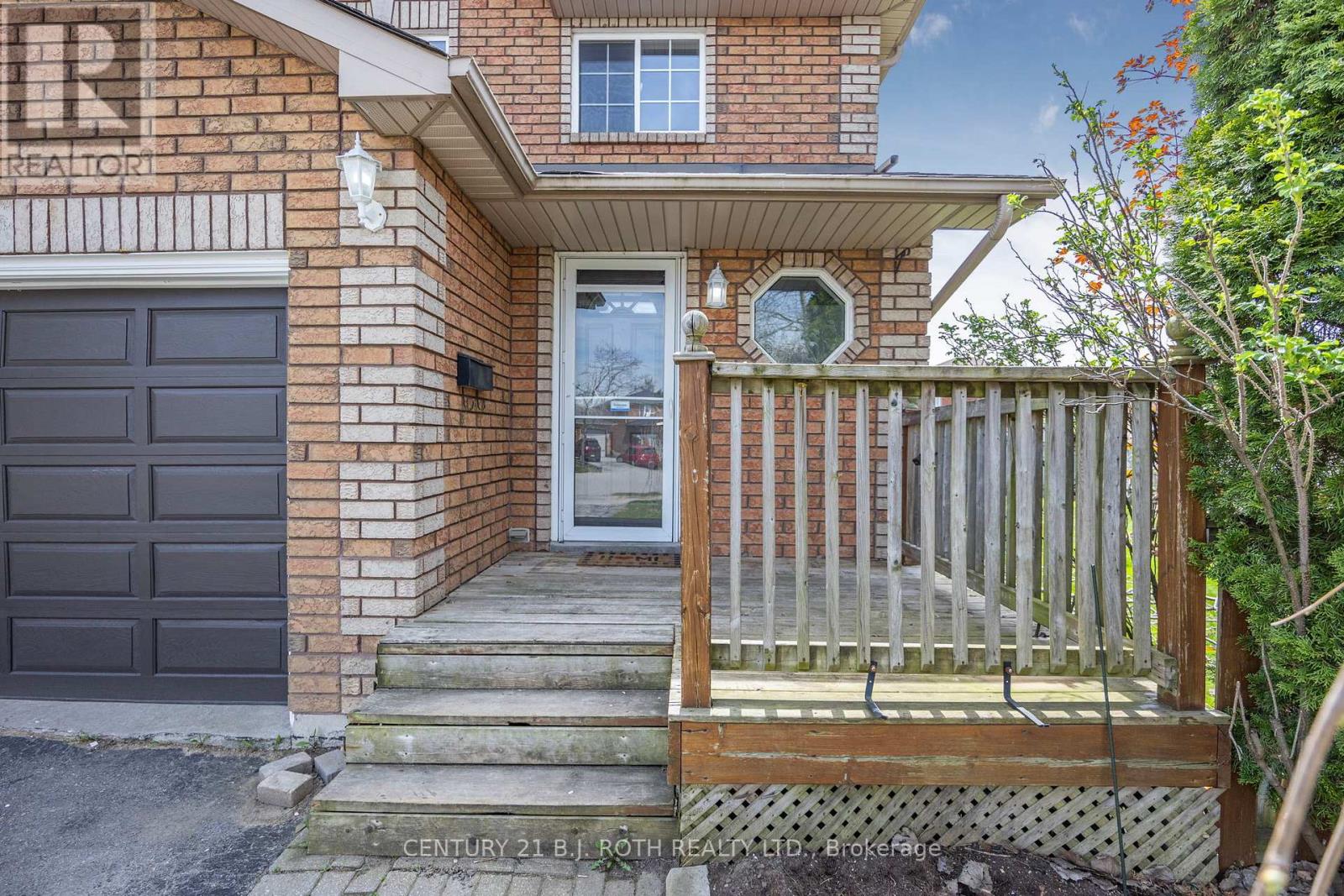 23 Clute Crescent, Barrie, Ontario  L4N 8S5 - Photo 2 - S12150059
