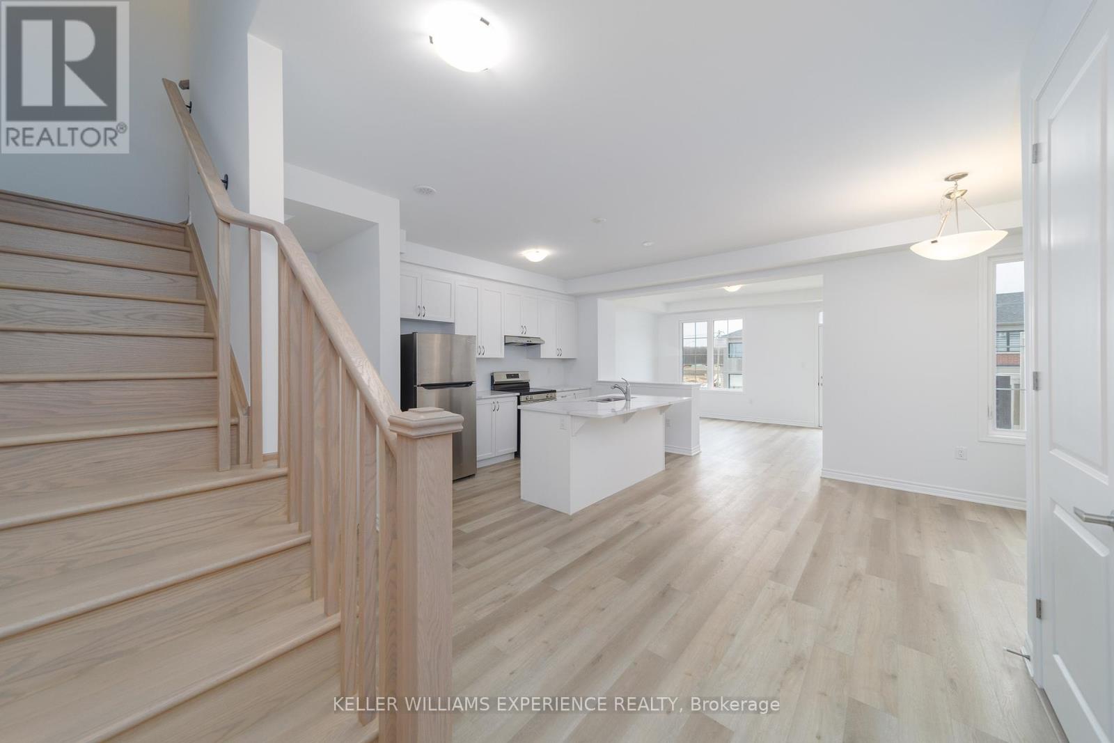 86 Ennerdale Street, Barrie, Ontario  L9J 1A4 - Photo 12 - S12150124