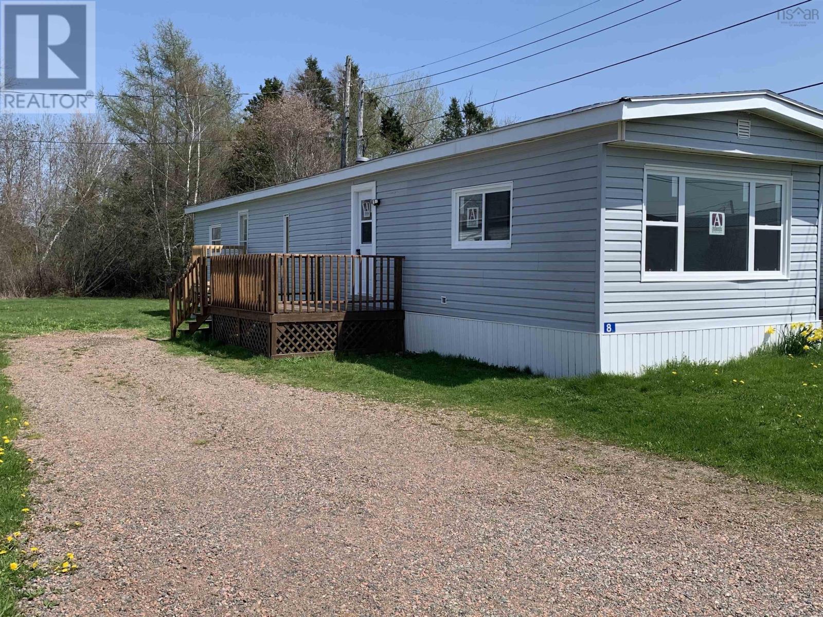Property at 8 Avalon Court image 1