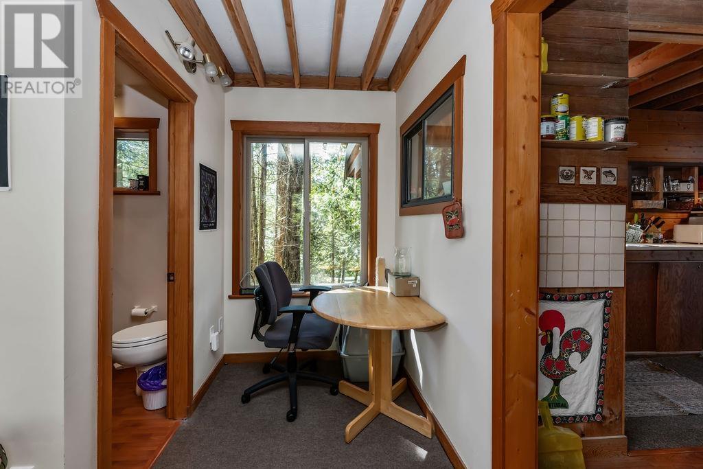 5989 Glen Place, Pender Harbour, British Columbia  V0N 2H1 - Photo 14 - R2976574