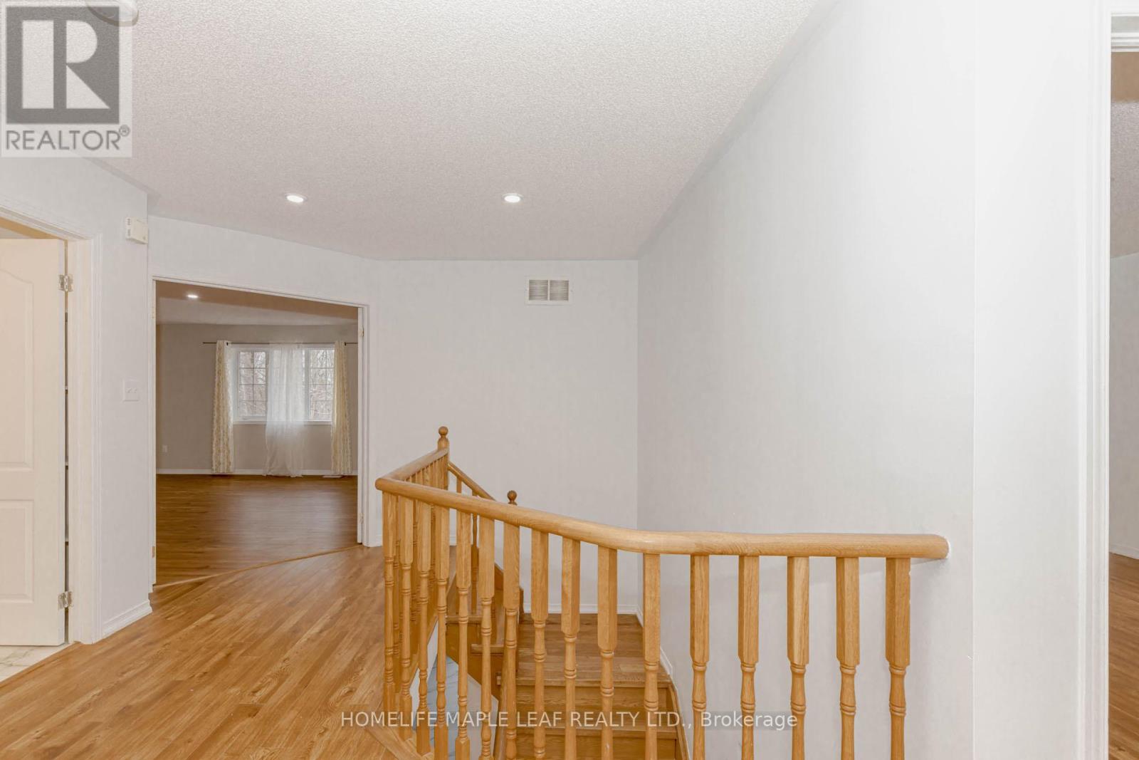 72 Dunvegan Crescent, Brampton, Ontario  L7A 2Y1 - Photo 19 - W12148757