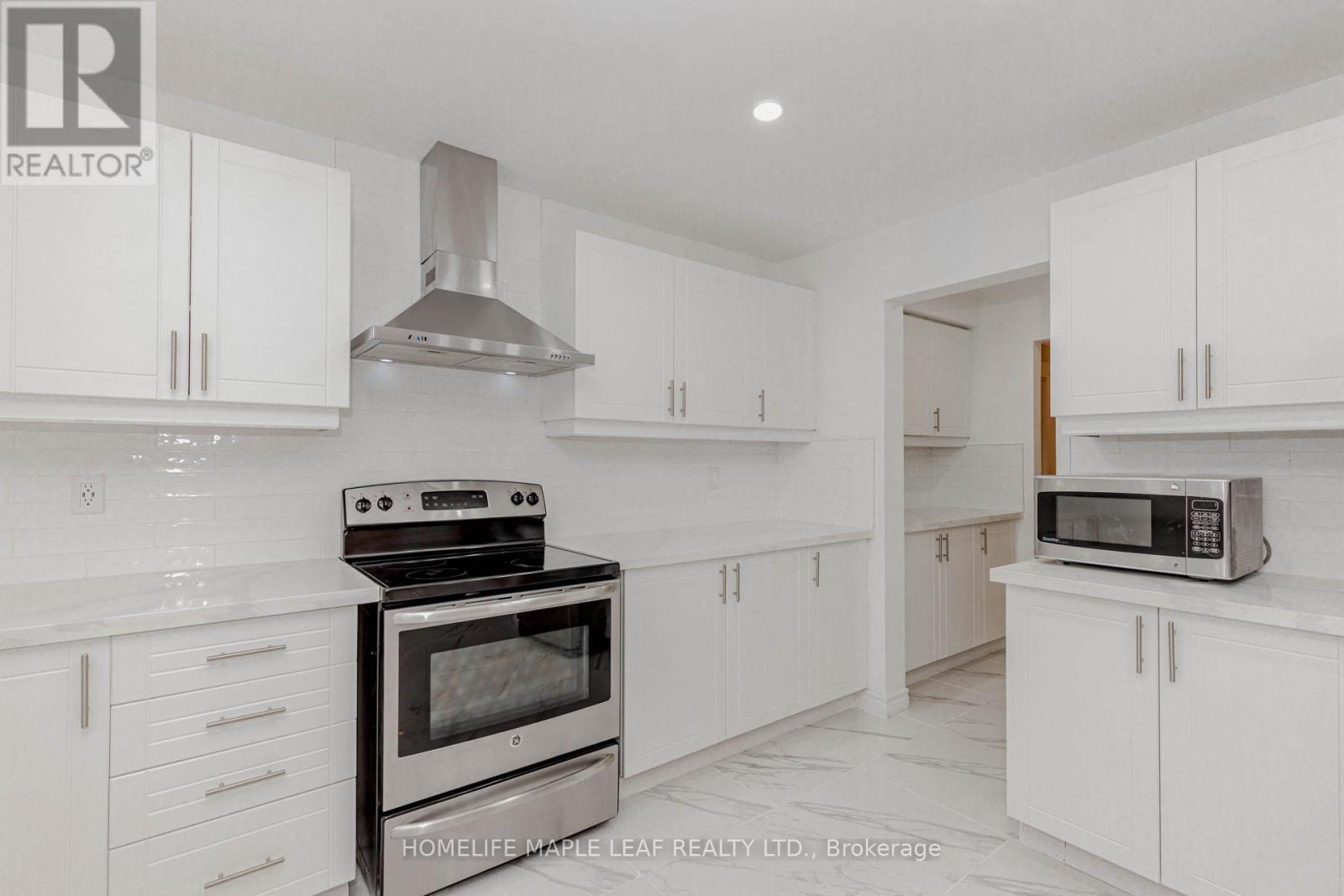 72 Dunvegan Crescent, Brampton, Ontario  L7A 2Y1 - Photo 10 - W12148757