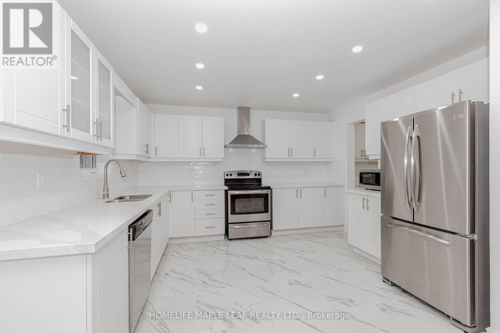 72 Dunvegan Crescent, Brampton, Ontario  L7A 2Y1 - Photo 9 - W12148757
