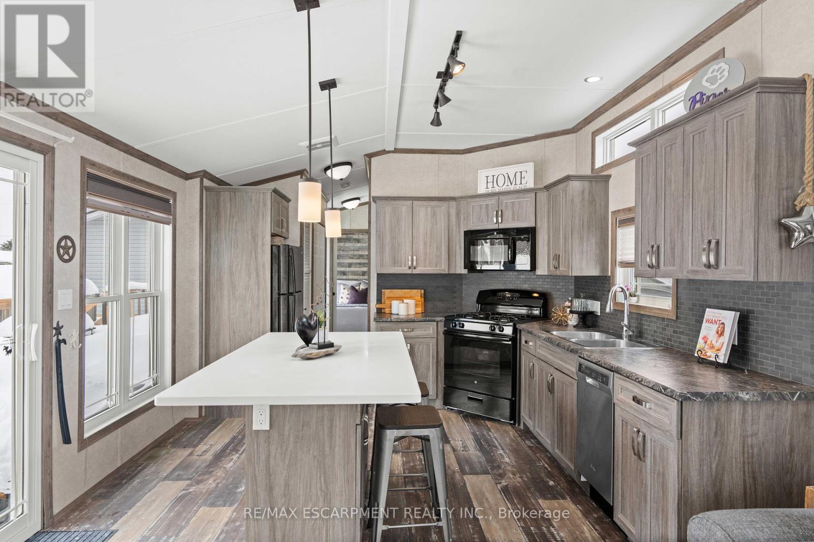 10 Oak - 4449 Milburough Line, Burlington, Ontario  L7P 0C5 - Photo 8 - W12149897