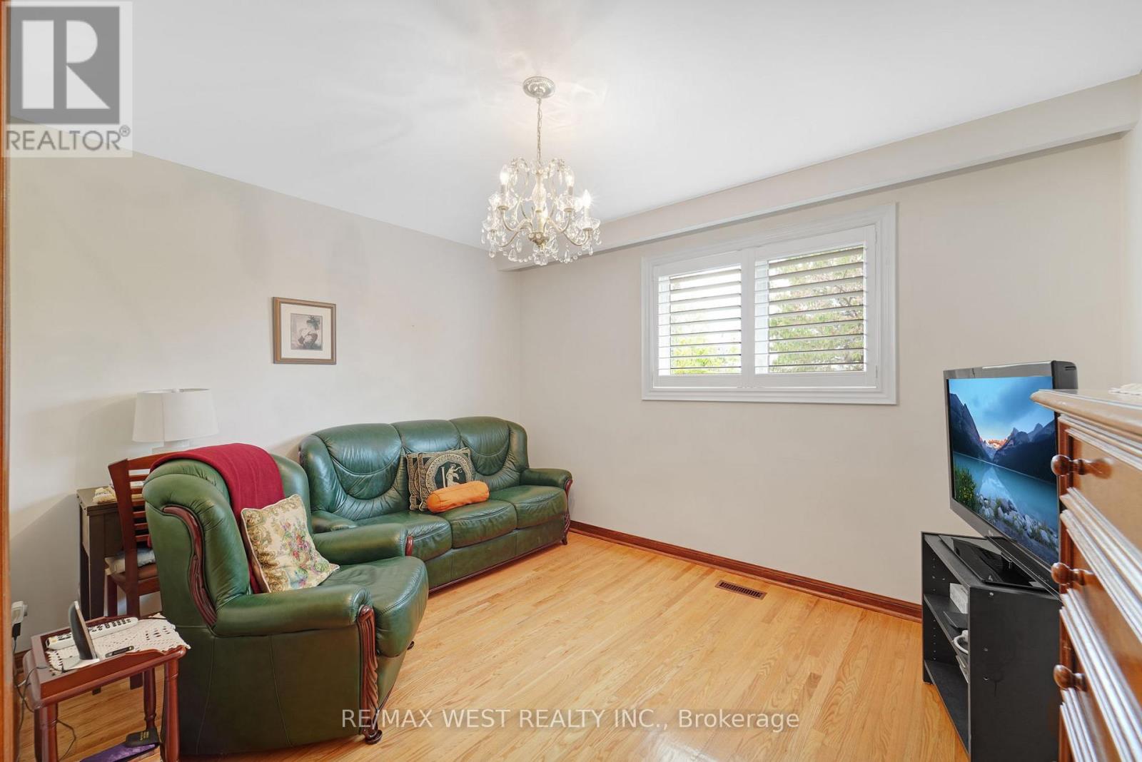 40 Windsor Road, Toronto, Ontario  M9R 3G4 - Photo 22 - W12149968