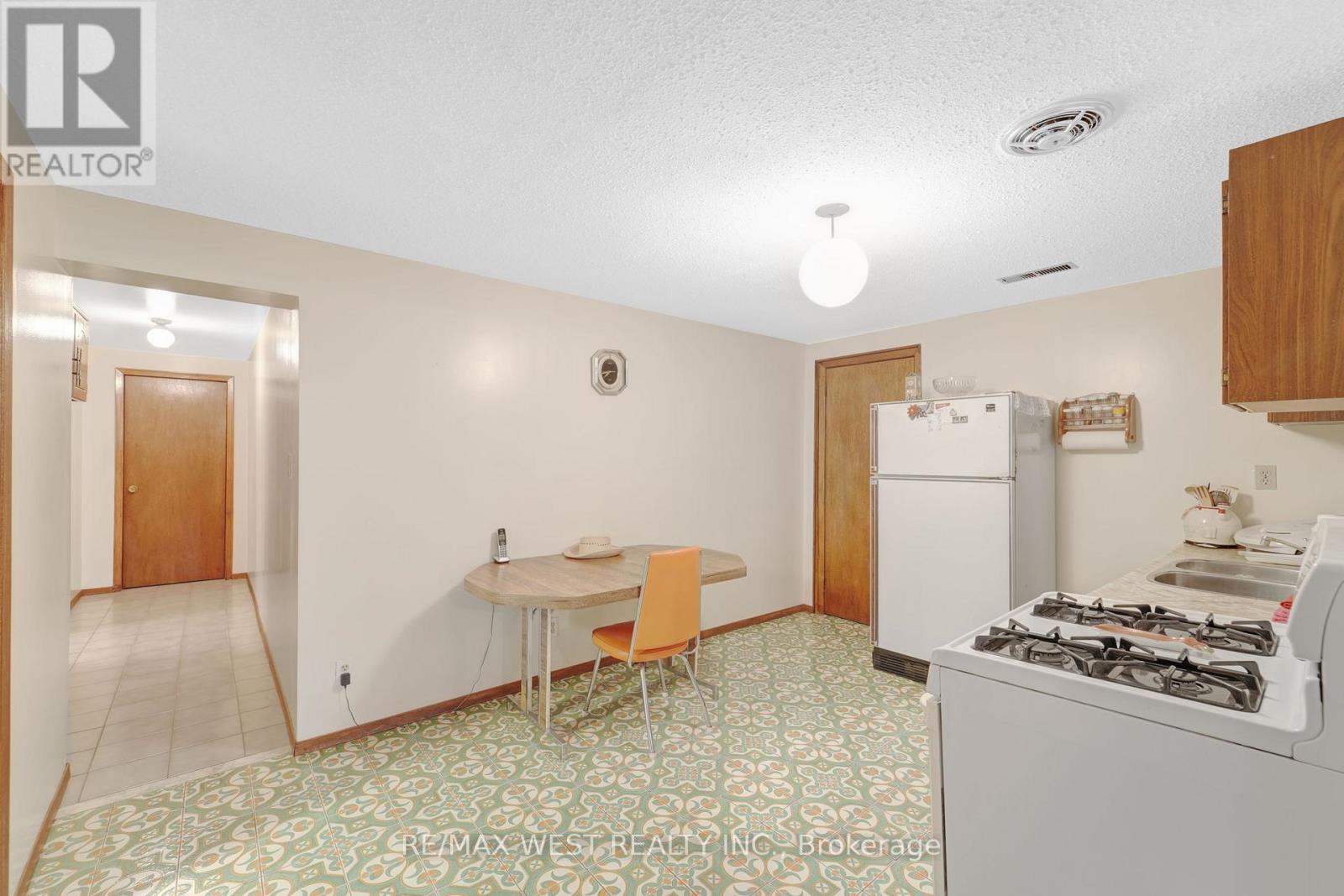40 Windsor Road, Toronto (Kingsview Village-The Westway), Ontario  M9R 3G4 - Photo 29 - W12149968