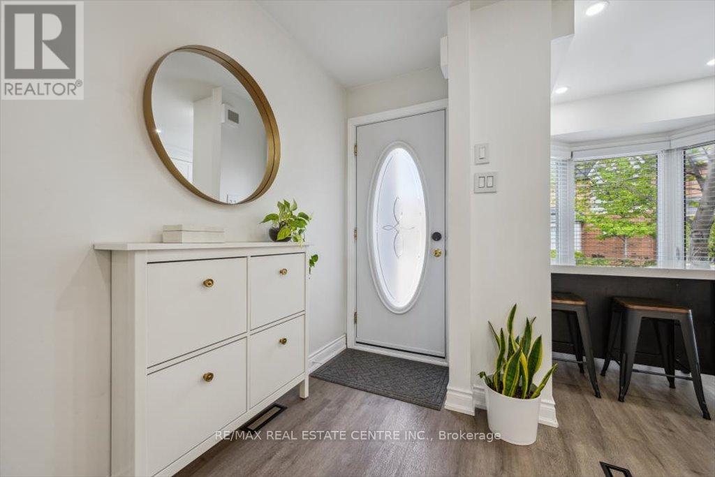 40a - 5940 Glen Erin Drive, Mississauga (Central Erin Mills), Ontario  L5M 5W9 - Photo 2 - W12149970