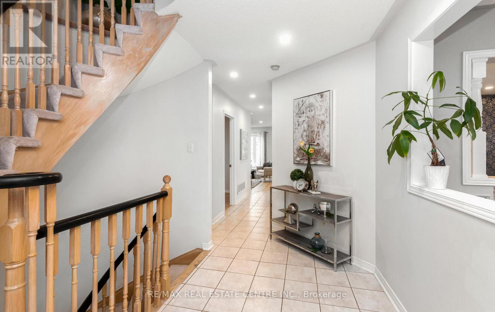 1731 Riverbrook Crescent, Mississauga, Ontario  L5M 6A1 - Photo 11 - W12150000